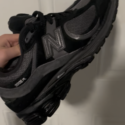 New Balance 2002R Black Gray Low Top Athletic Sneakers Running Casual Men size 7.5