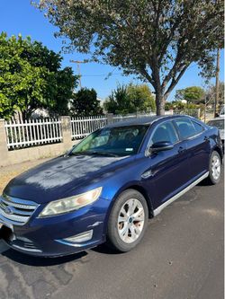 2011 Ford Taurus SEL Sedan 4D