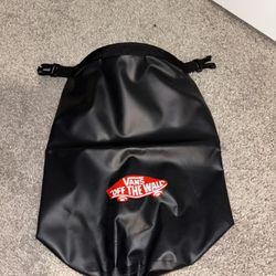 Vans off the wall “dry bag”
