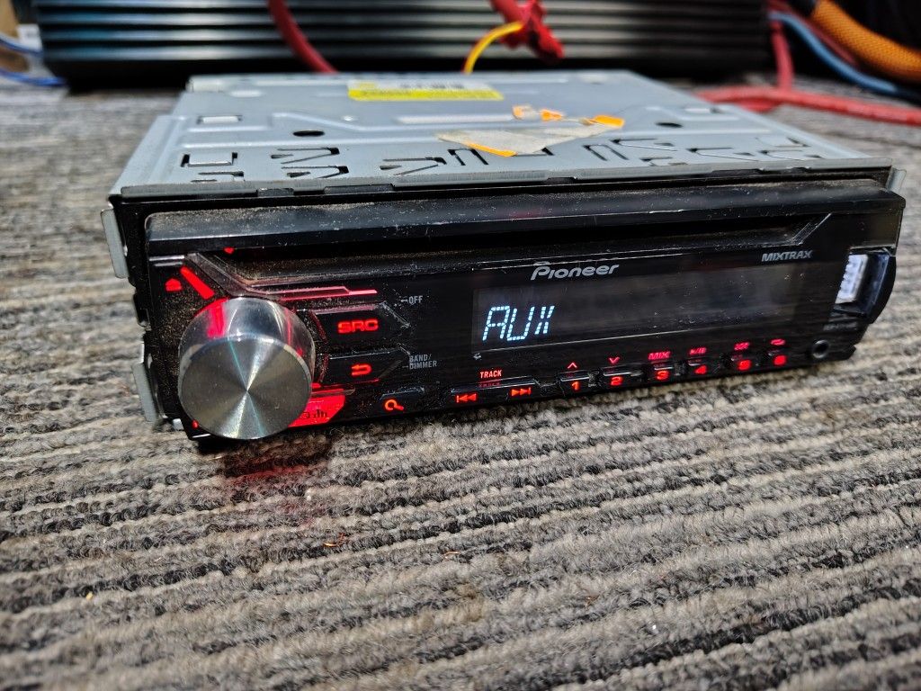 Pioneer DEH-X1910UB
CD receiver Auxiliary Usb