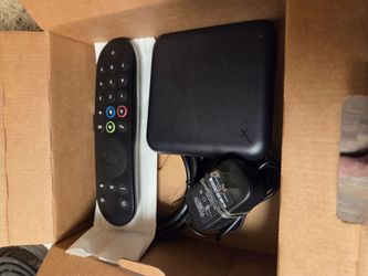 BRAND NEW  XUMO STREAM  BOX  STREAMING PLATFORM