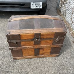 Vintage Chest Trunk 