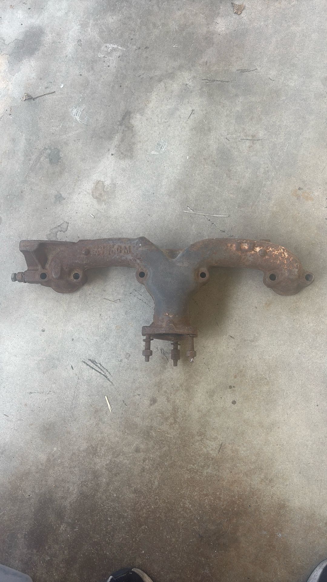 One exhaust manifold