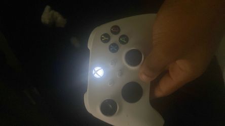 comes with rechargeable battery￼