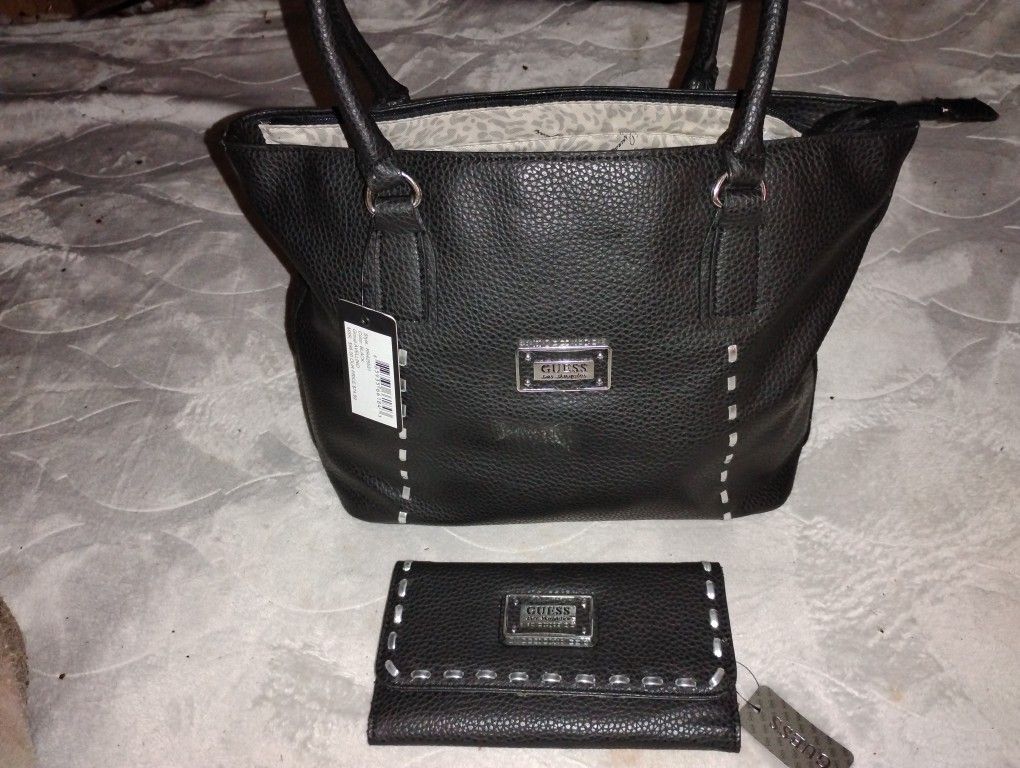 Guess Purse!!! !