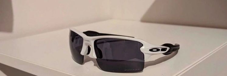 okley flake shades polarized