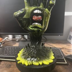 Santa cruz screaming hand