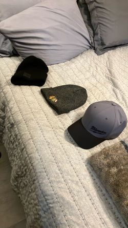 Milwaukee Hat , Carhartt Black Beanie , And Grey Official Blackhawks Beanie