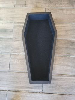 Handmade Gothic Wooden Coffin-Shaped Cat Bed