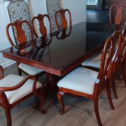 Dinning Table for sale 