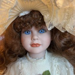 SEYMOUR MANN Connoisseur Collection Doll Porcelain Doll- 20" BARBARA ivory lilac This doll is gorgeous. Measurements are approximate. Non-smoking no p