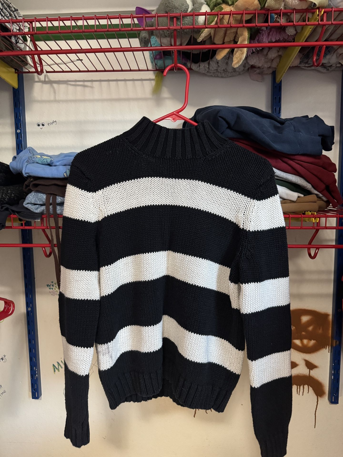 sweatshirt
