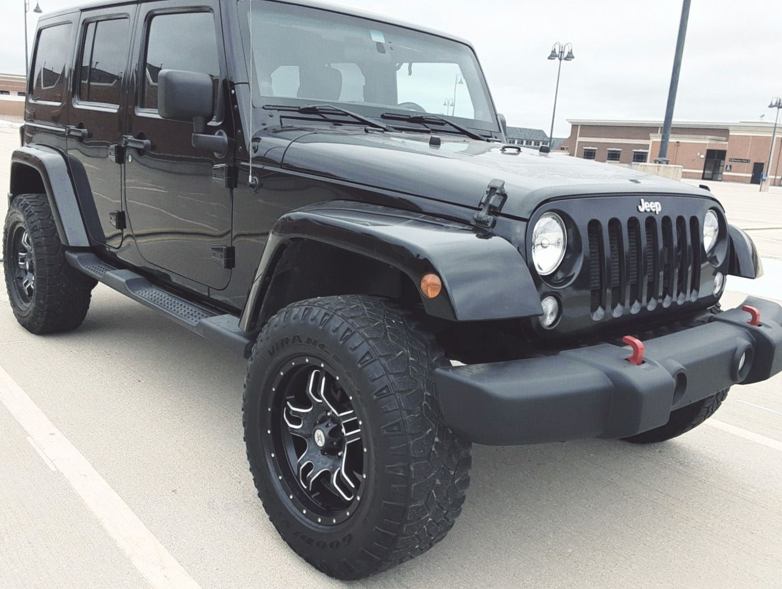 Pearl black2012 JEEP WRANGLER SAHARA Needs.Nothing FWDWheelss