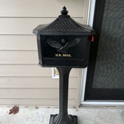 Pedestal Aluminum Post Mounted Mailbox