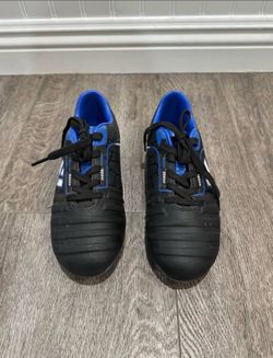 Vizari Boys Soccer Cleats - Size 3