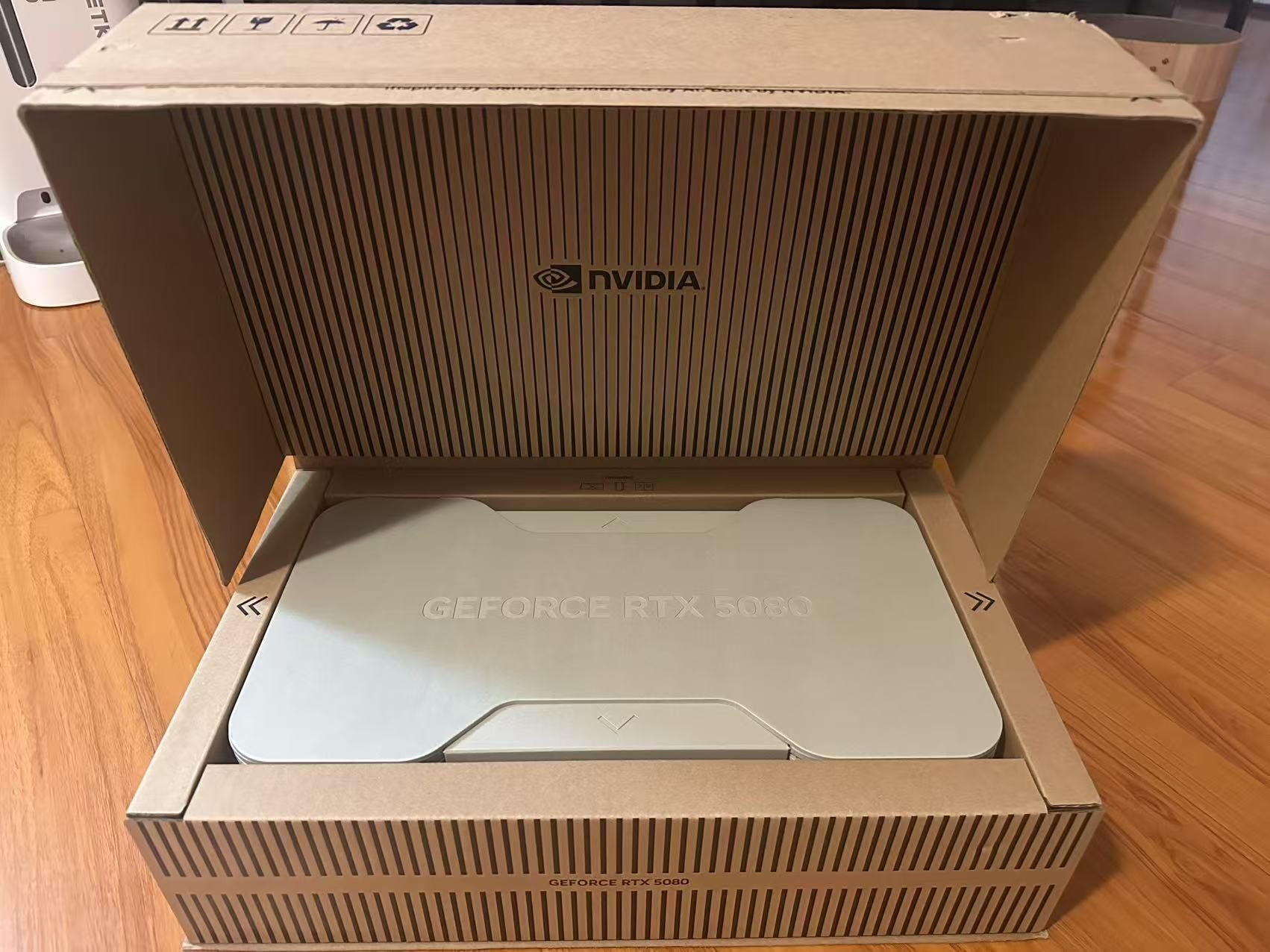 NVIDIA - GeForce RTX 5080 FE Founders Edition 16GB GDDR7 Graphics Card