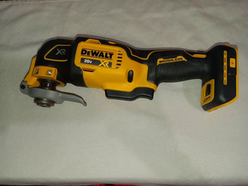20V MAX* XR® Brushless Cordless 3-Speed Oscillating Multi-Tool (Tool Only)