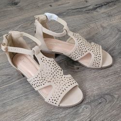 Children Sandalias / Heels  Size 3 For Grils. New 