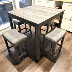 Counter Height Table & Stools
