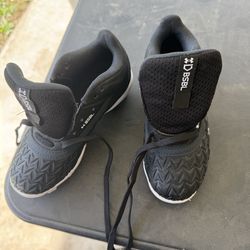 Kids baseball cleats