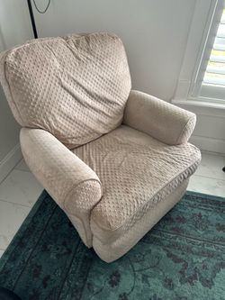 Nursing chair swivel