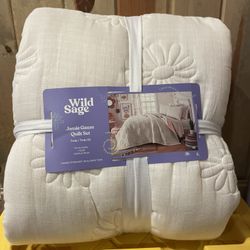 Twin Bed Quilt Cover and 1 Sham Brand New Retails $80 asking $35