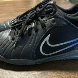 6Y Nike Indoor Soccer Shoes