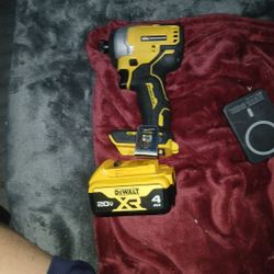 Dewalt Impact Driver Atomic COMPACT SERIES AND 20v 4 Ah Battery 
