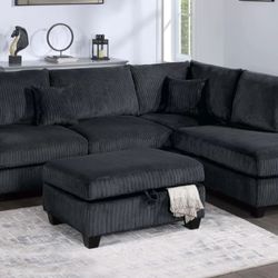 Sala de 3 piesas.  3-pc Black Sectional. $750. 4-pc $775. 5-pc $820