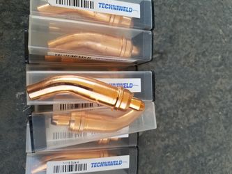Techniweld torch cutting tips. Differed sizes.