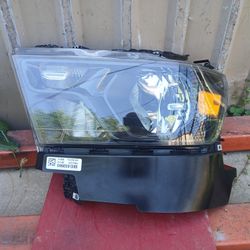 2019-2024 Dodge Ram Headlight Driver side Used Oem