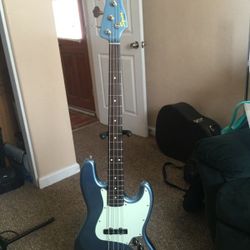 Customized Fender squier Jazz bass + Hard Case 