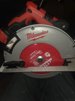 Milwaukee 7 1/4 inch saw tool only