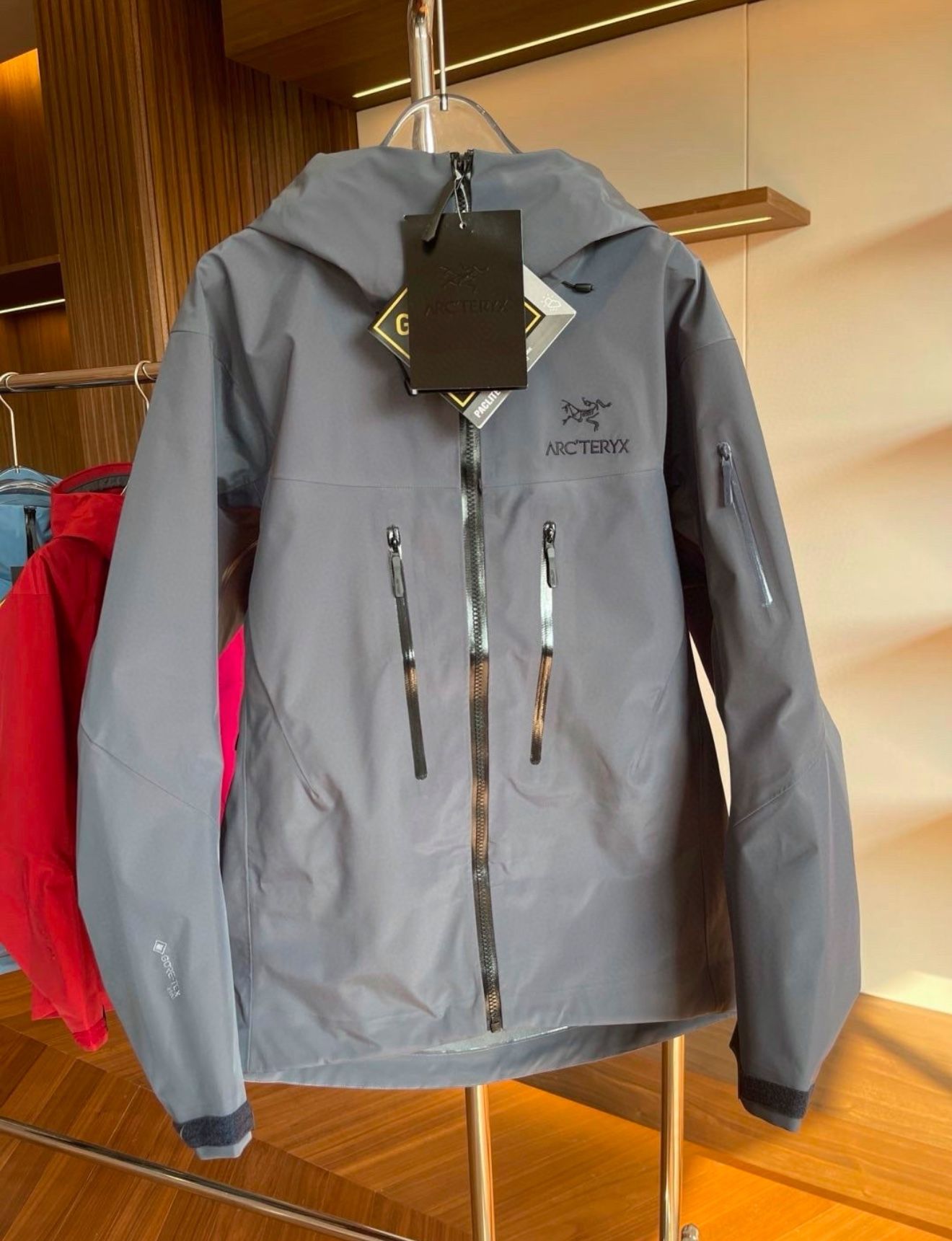Arc’teryx ALPHA SV JACKET WOMEN'S