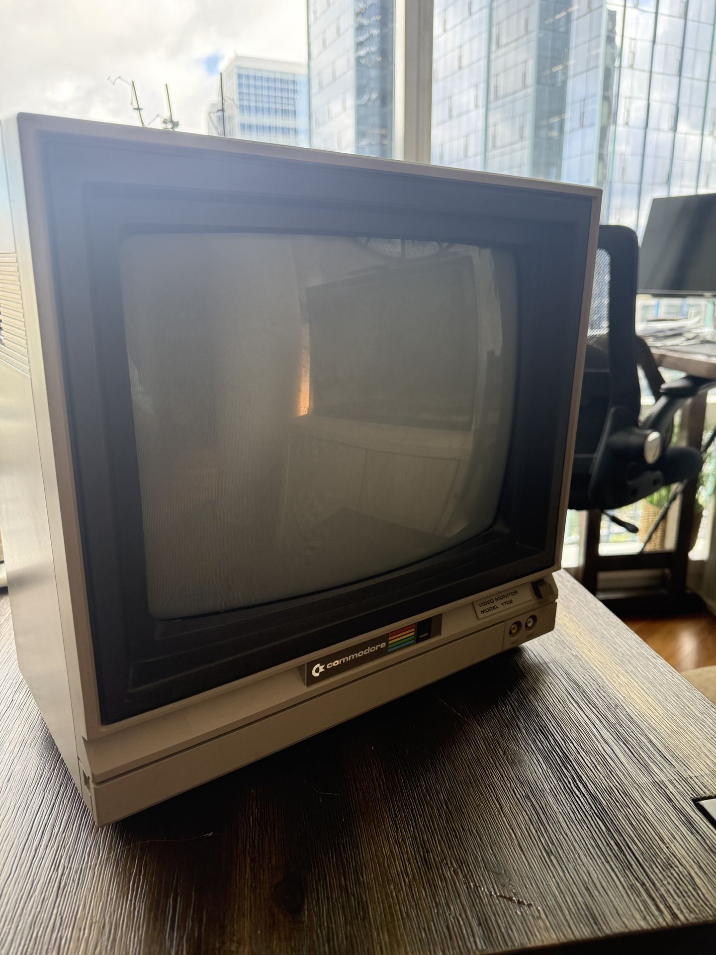 Vintage Commodore 1702 CRT Monitor – Working – Clean Condition