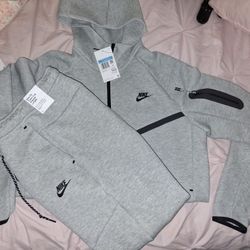 Grey NIKE Tech Medium Mens Best OFFER (NOT FREE)