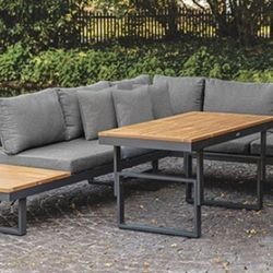 New Outdoor Sectional Couch / Free Delivery 