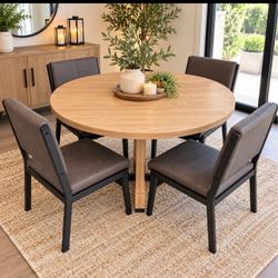 🪑 Beautiful Round Dining Table Set – 4 Chairs