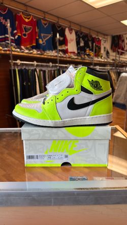 New Jordan 1 Visionaire size 10 highlighter
