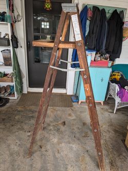 6 ft wooden ladder
