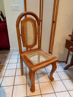 Set of 6 dining room table chairs