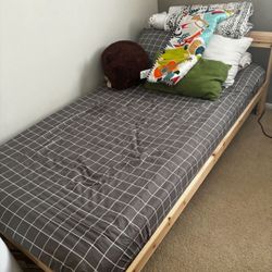 Twin bed 