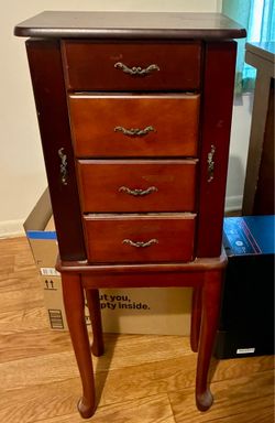 Vintage Wooden Jewelry / Accent Chest – Heavy, Solid, Beautiful Detail