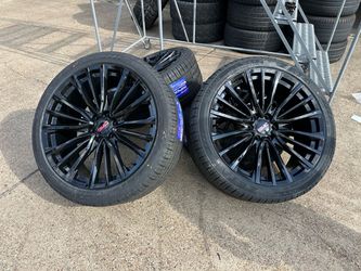 GMC 24-Inch Gloss Black Wheels with Tires