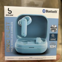 NWT Bluetooth true Wireless earbuds