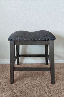 3 bar stool set in perfect condition