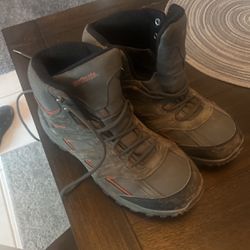 Boys Hiking Boot Size 9EE 