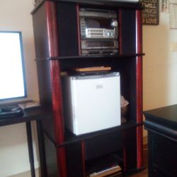 Very Nice Entertainment Stereo Solid Wood Five Built-in Speakers Stereo With CD Player Cassette Player Shelves