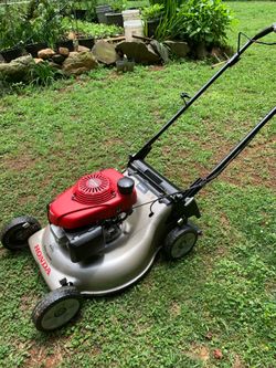 Honda self propelled lawnmower