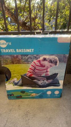 Safe fit travel bassinet